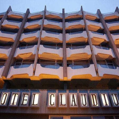 סזומבאת'לי Hotel Claudius מראה חיצוני תמונה