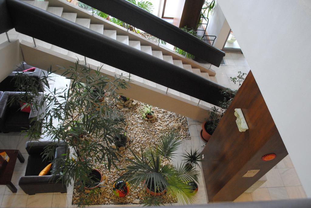 סזומבאת'לי Hotel Claudius מראה חיצוני תמונה